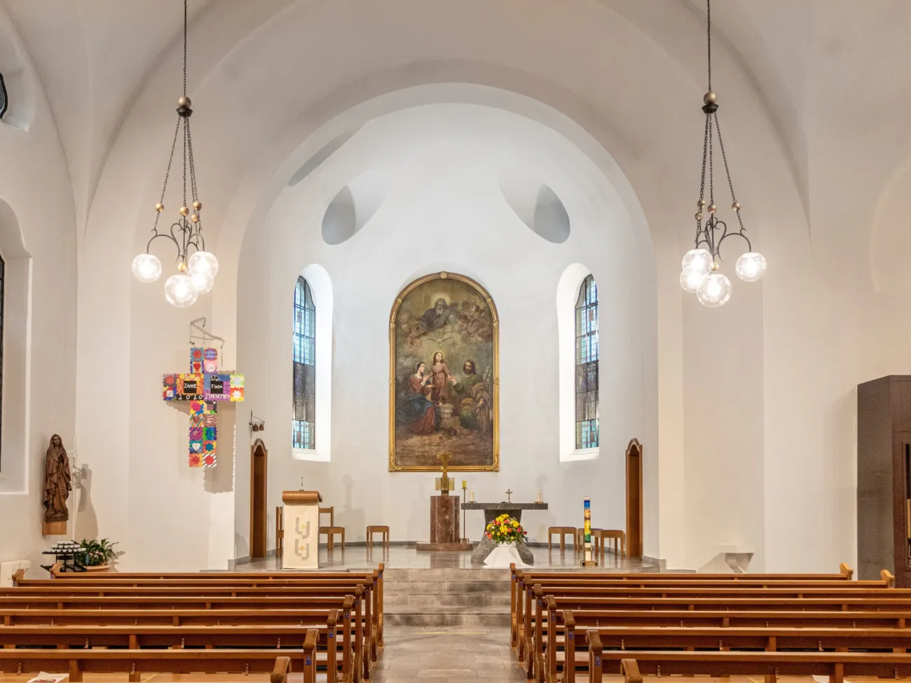 Katholische Pfarrkirche Heilige Familie - Interieur